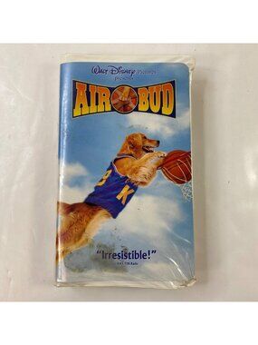 Air Bud 1997 VHS Family Comedy Buddy Michael Jeter Disney Favorite Pre-Owned